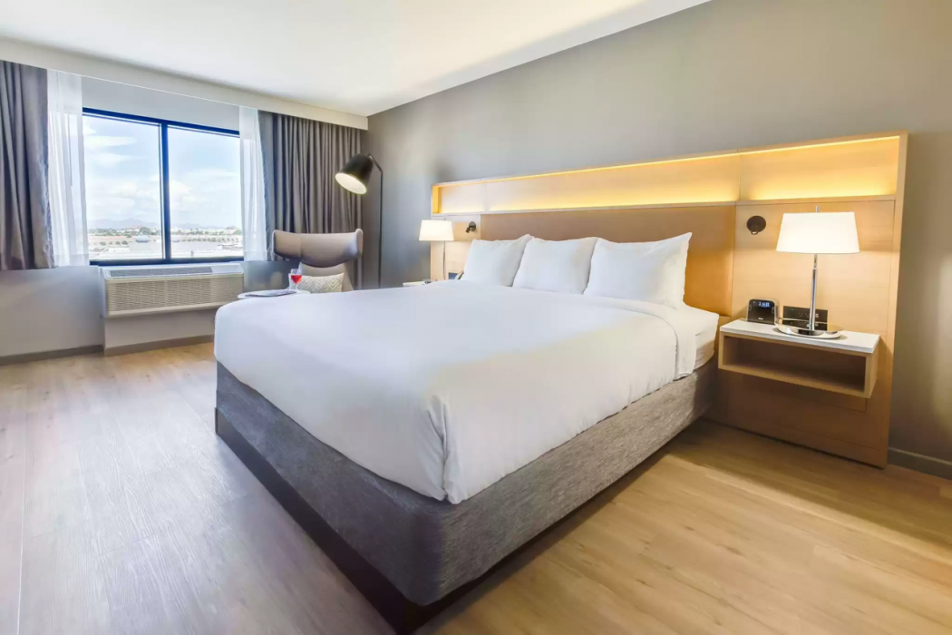 Radisson Hotel Phoenix Airport 7/28