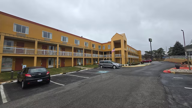 Copley Inn & Suites By OYO Akron OH in AKRON - OH