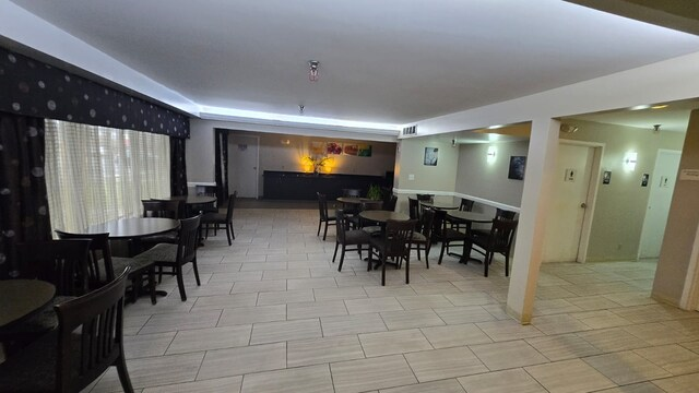 Copley Inn & Suites By OYO Akron OH 13/74