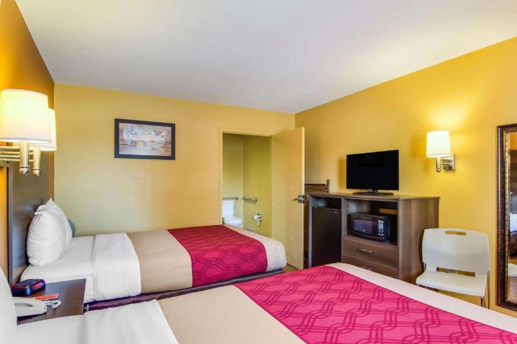 Econo Lodge Kingsland 13/25