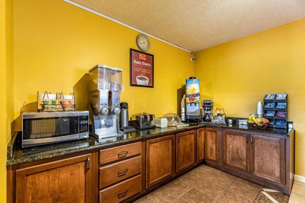Econo Lodge Kingsland 19/25