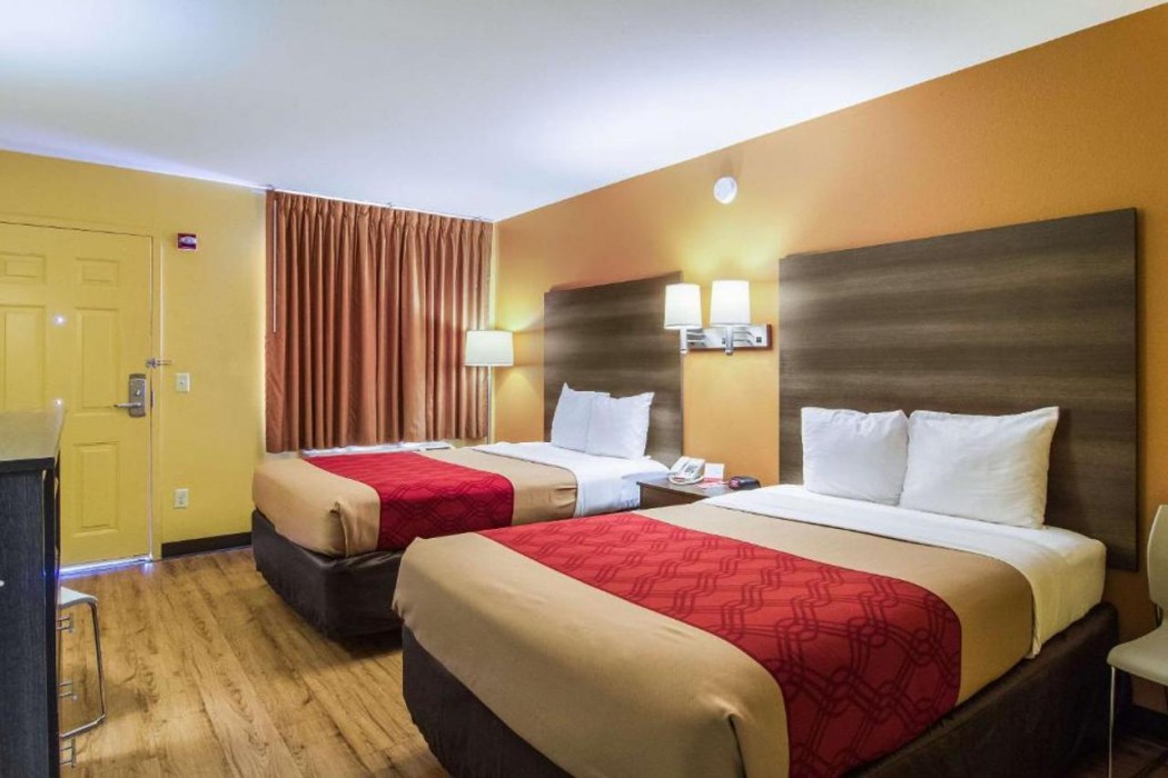 Econo Lodge Kingsland 12/25