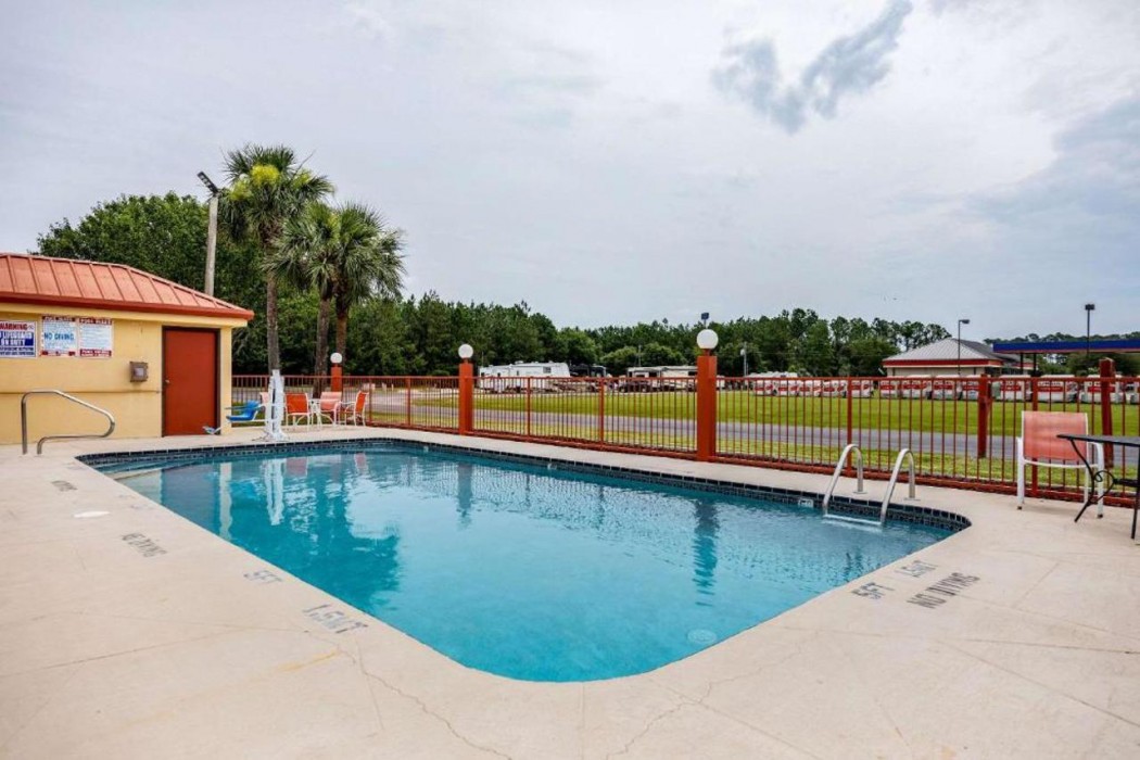 Econo Lodge Kingsland 21/25