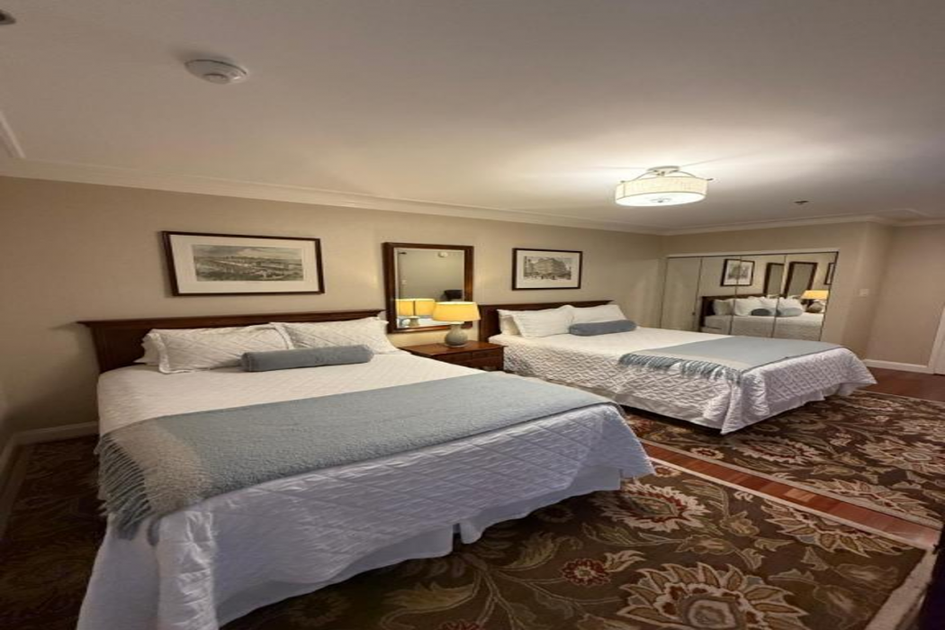 Penn's View Hotel 10/37