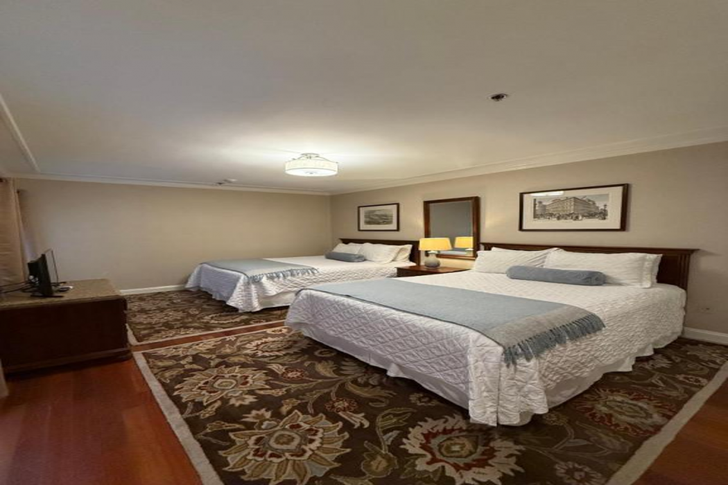 Penn's View Hotel 11/37