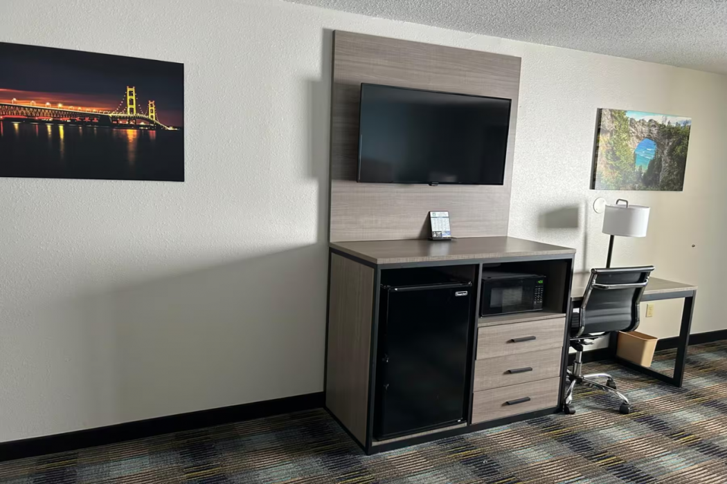 AmericInn by Wyndham Saint Ignace 7/56