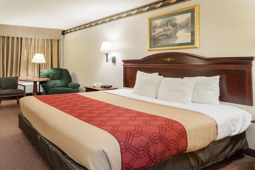 Econo Lodge Grenada 12/26