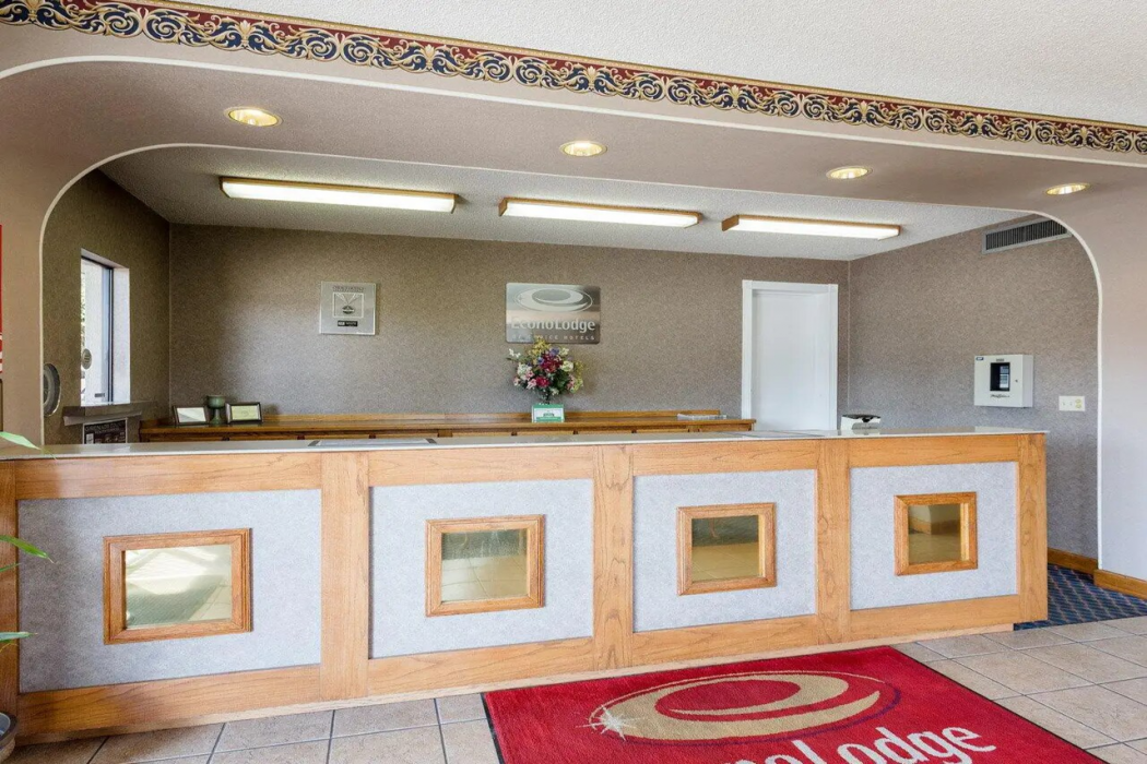 Econo Lodge Grenada 5/26