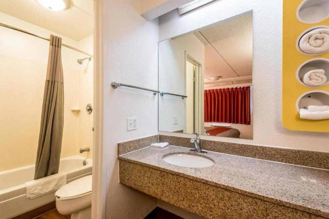 Motel6 Birmingham, AL 15/44