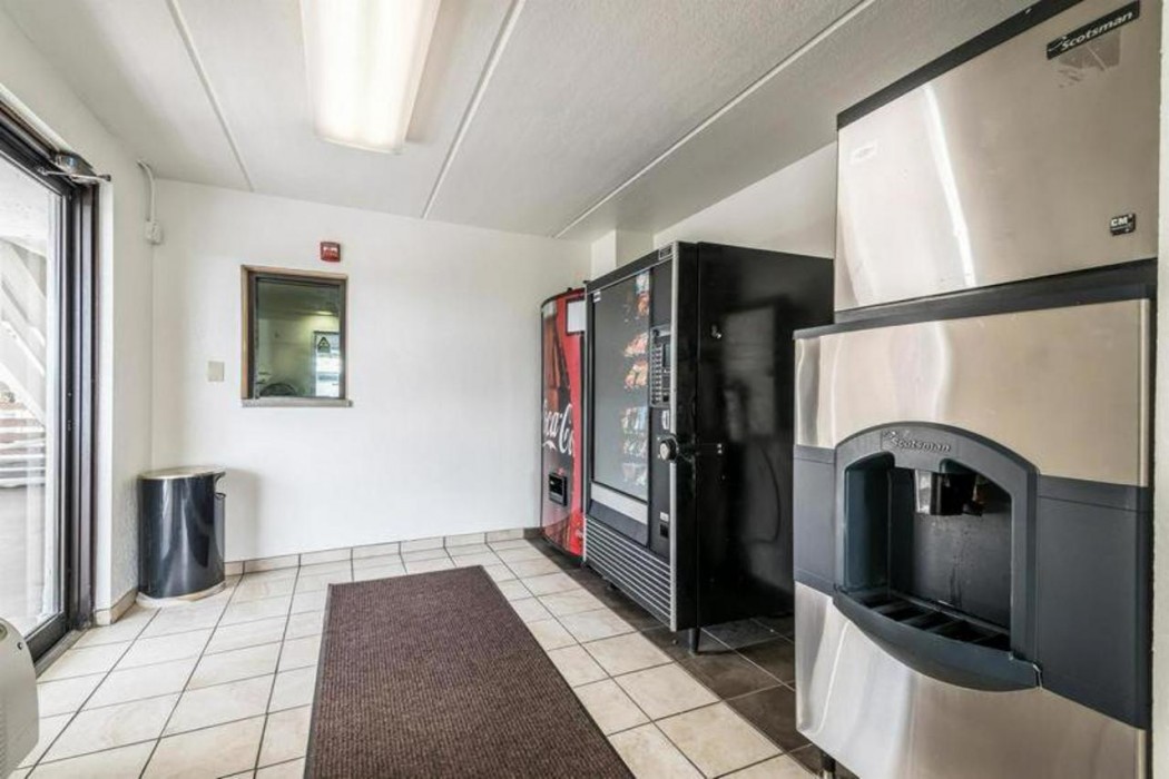 Motel6 Birmingham, AL 25/44