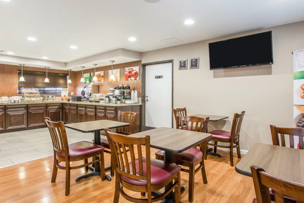 Quality Inn Suites Woodland Sacramento Airport 10/26