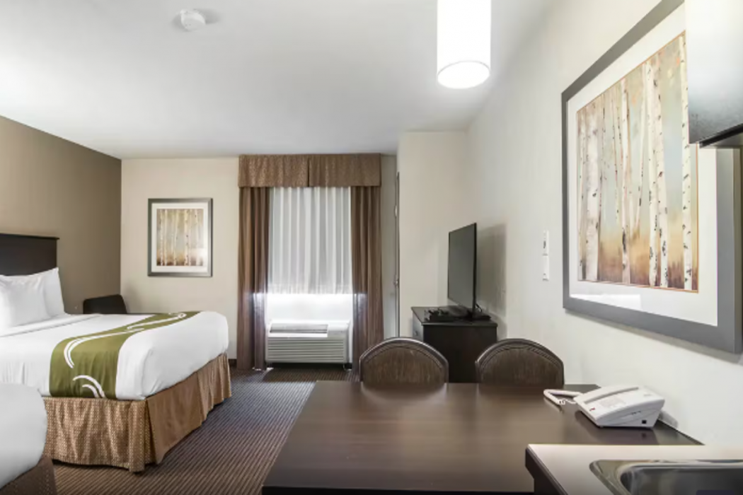Quality Inn & Suites Thompson 8/22