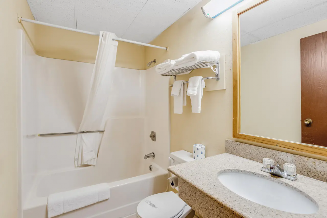 Econo Lodge Junction City I-70 Near Fort Riley 1/11