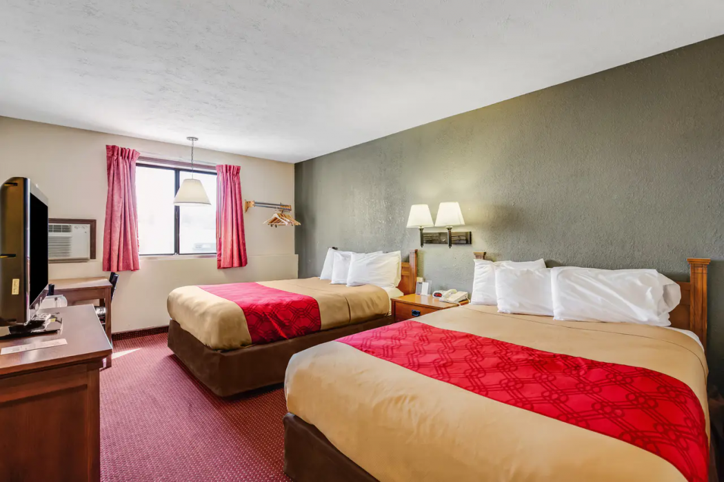 Econo Lodge Junction City I-70 Near Fort Riley 6/11
