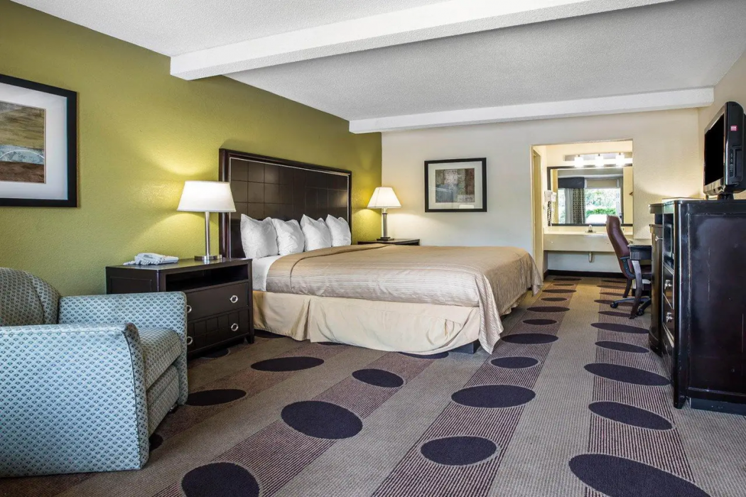 Quality Inn Greenwood Hwy 25 26/49