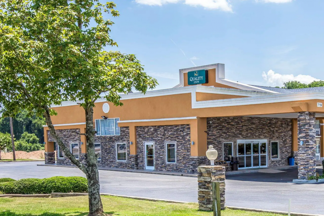 Quality Inn Greenwood Hwy 25 4/49