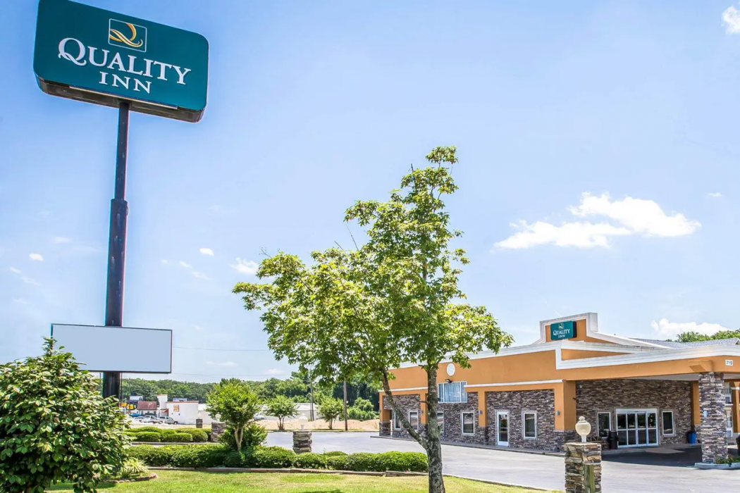 Quality Inn Greenwood Hwy 25 3/49