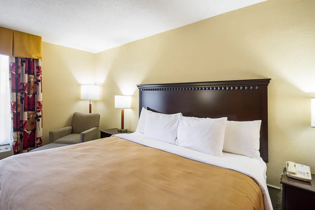 Quality Inn & Suites Hagerstown 8/35