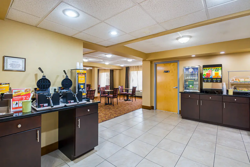 Quality Inn & Suites Hagerstown 12/35