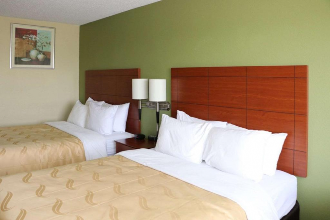 Quality Inn Evansville Eastland Area 11/22