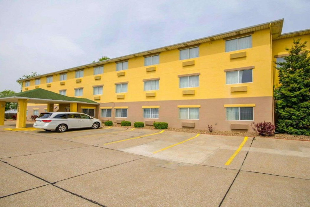 Quality Inn Evansville Eastland Area 2/22