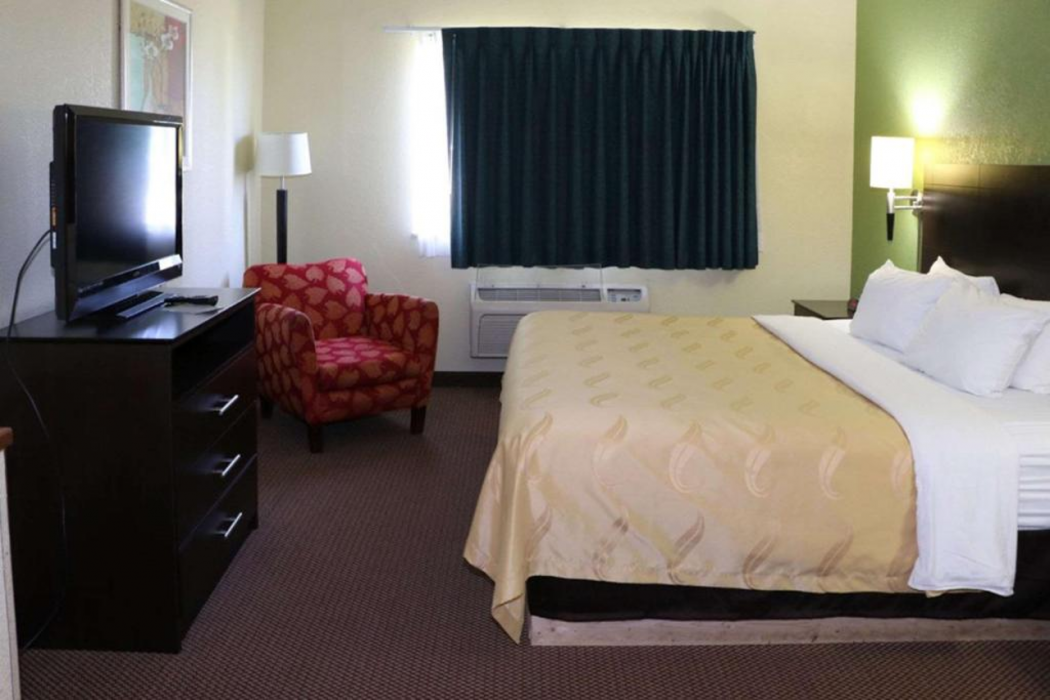 Quality Inn Evansville Eastland Area 6/22