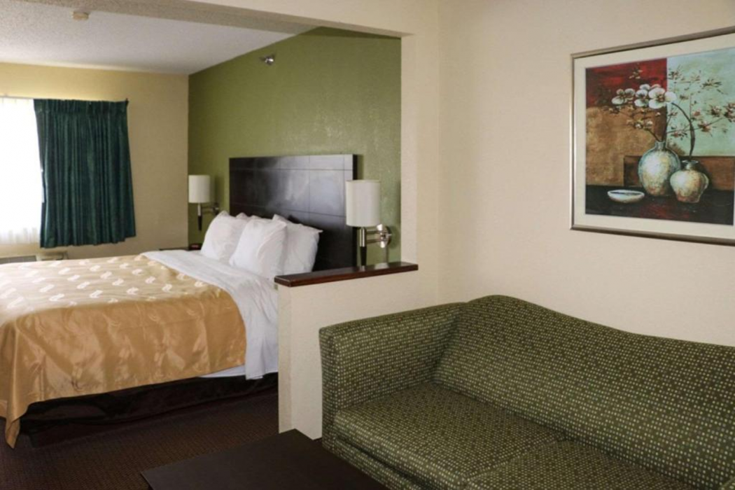 Quality Inn Evansville Eastland Area 5/22