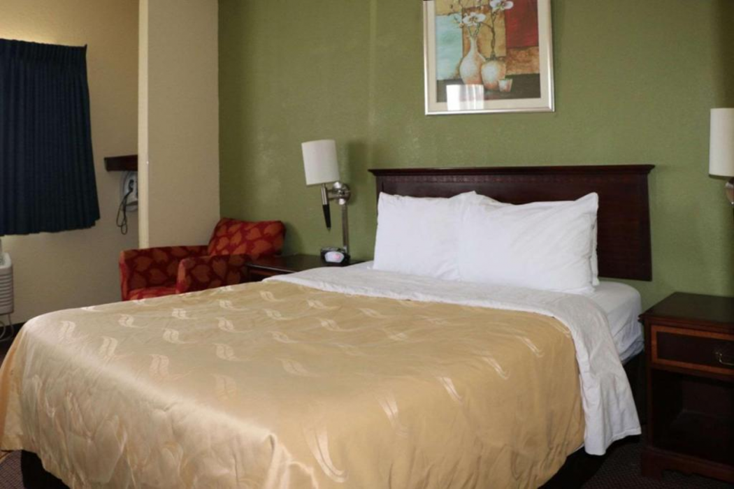 Quality Inn Evansville Eastland Area 10/22
