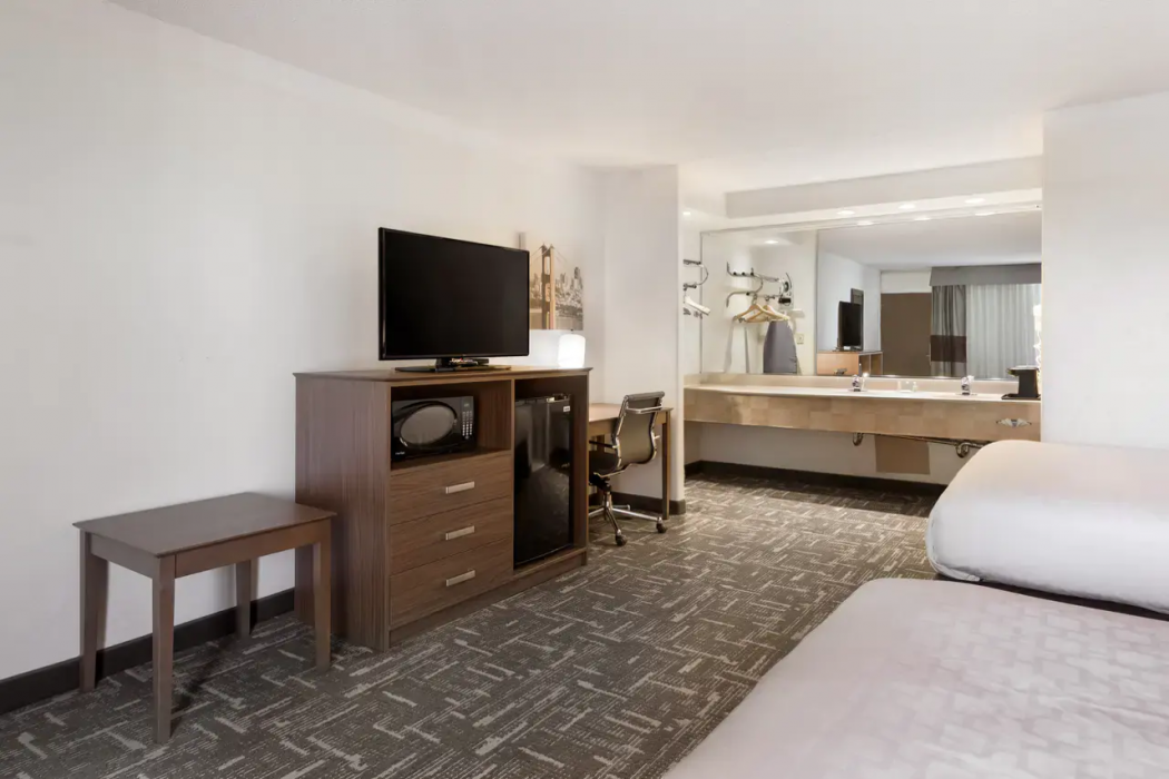 Clarion Hotel Concord/Walnut Creek 26/48