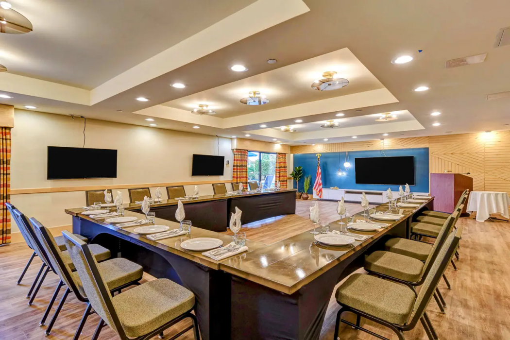 Clarion Hotel Concord/Walnut Creek 37/48