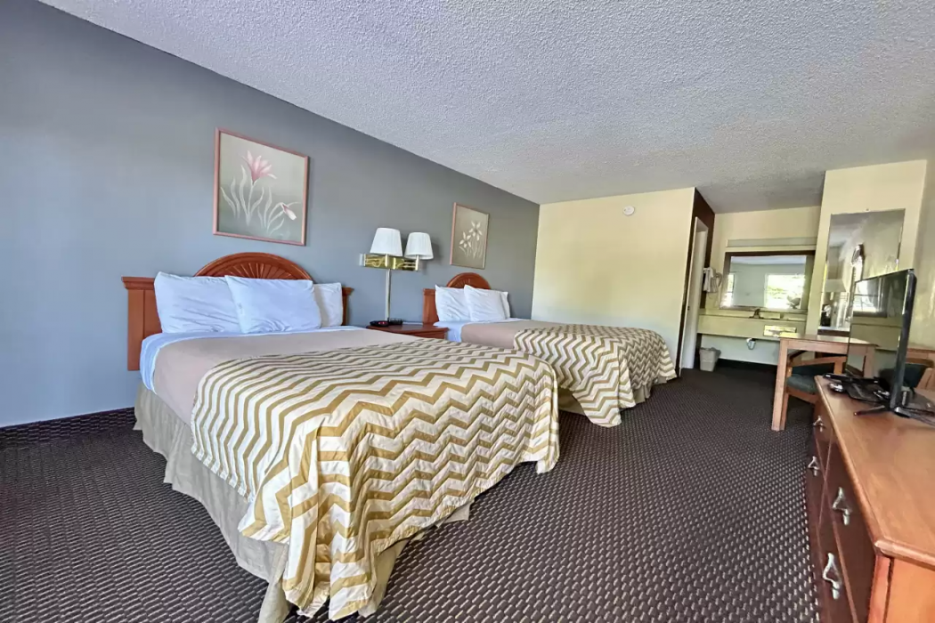 Clarion Pointe Alachua - Gainesville Area 5/20
