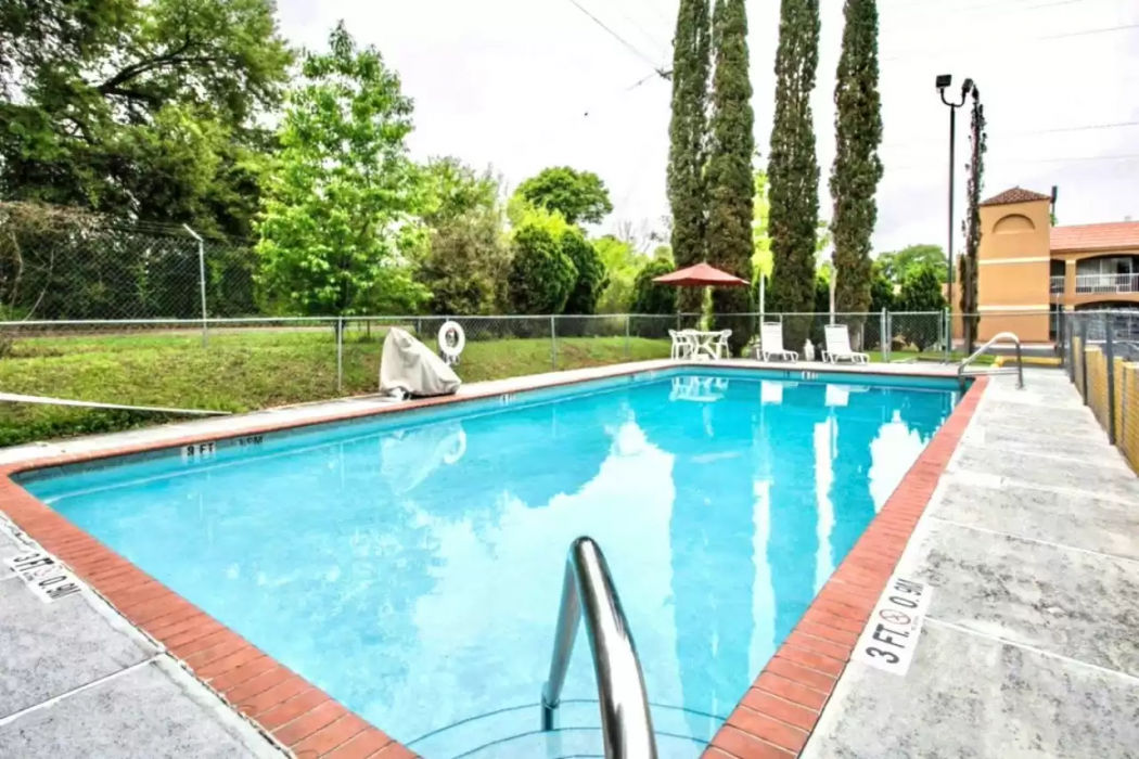 Clarion Pointe Alachua - Gainesville Area 8/20
