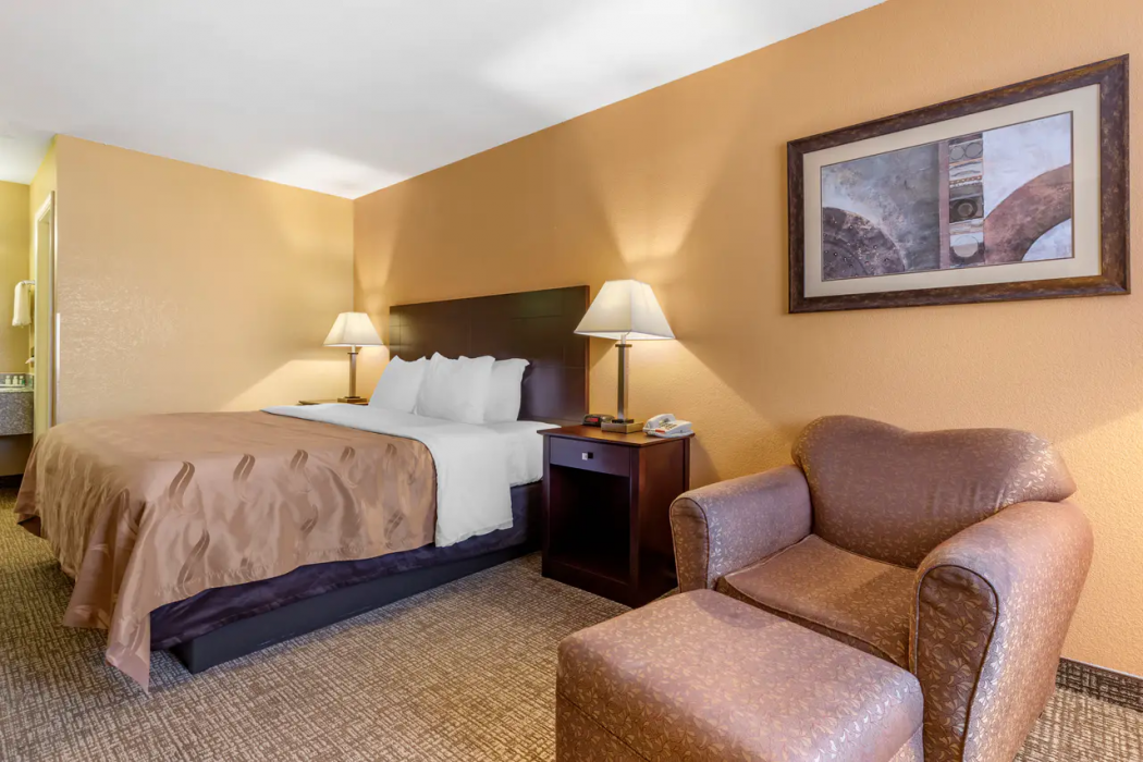 Quality Inn Russellville I-40 12/23