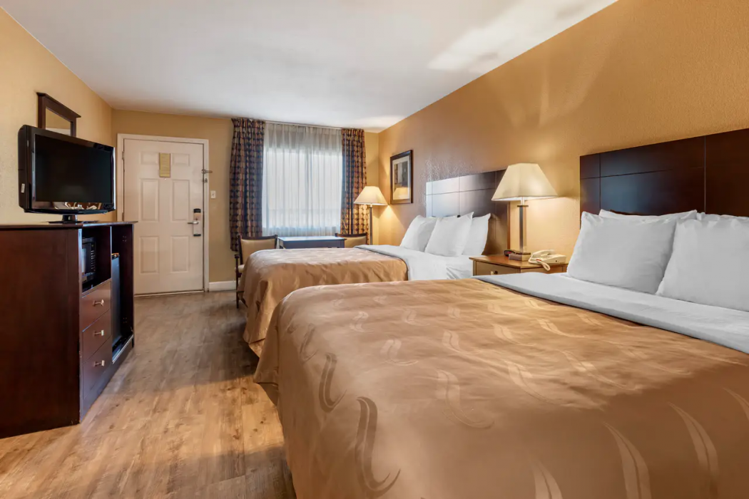 Quality Inn Russellville I-40 11/23