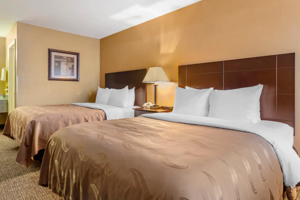 Quality Inn Russellville I-40 10/23