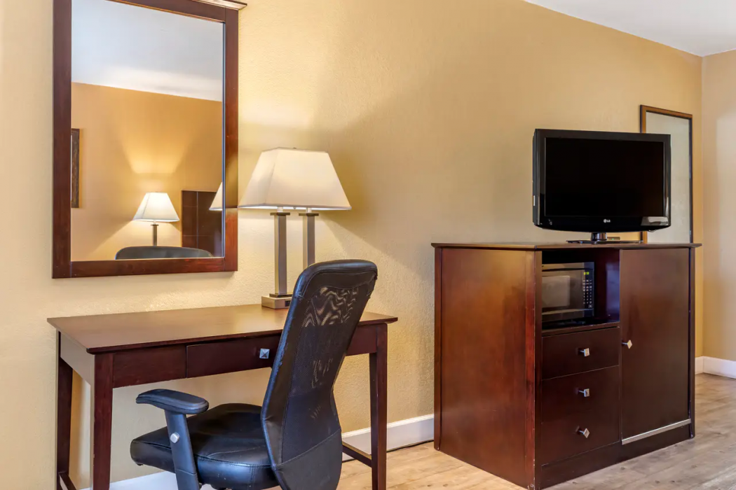 Quality Inn Russellville I-40 9/23