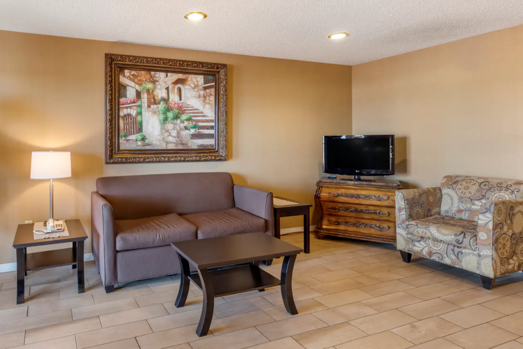 Quality Inn Russellville I-40 4/23