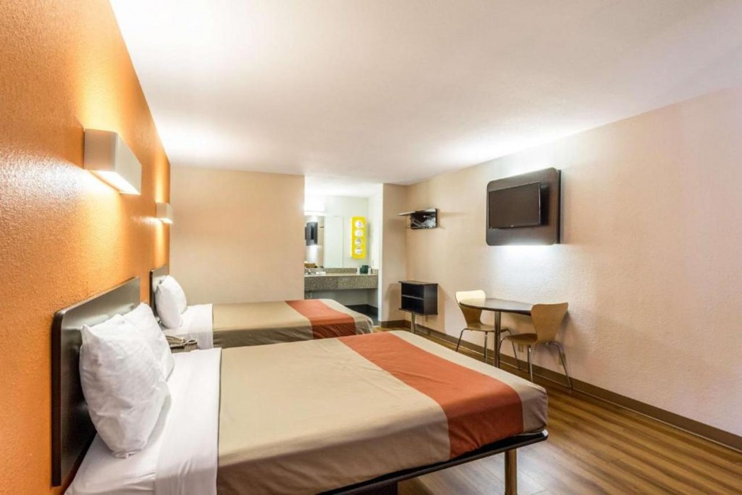 Motel6 San Antonio, TX - South IH-10 East 14/51