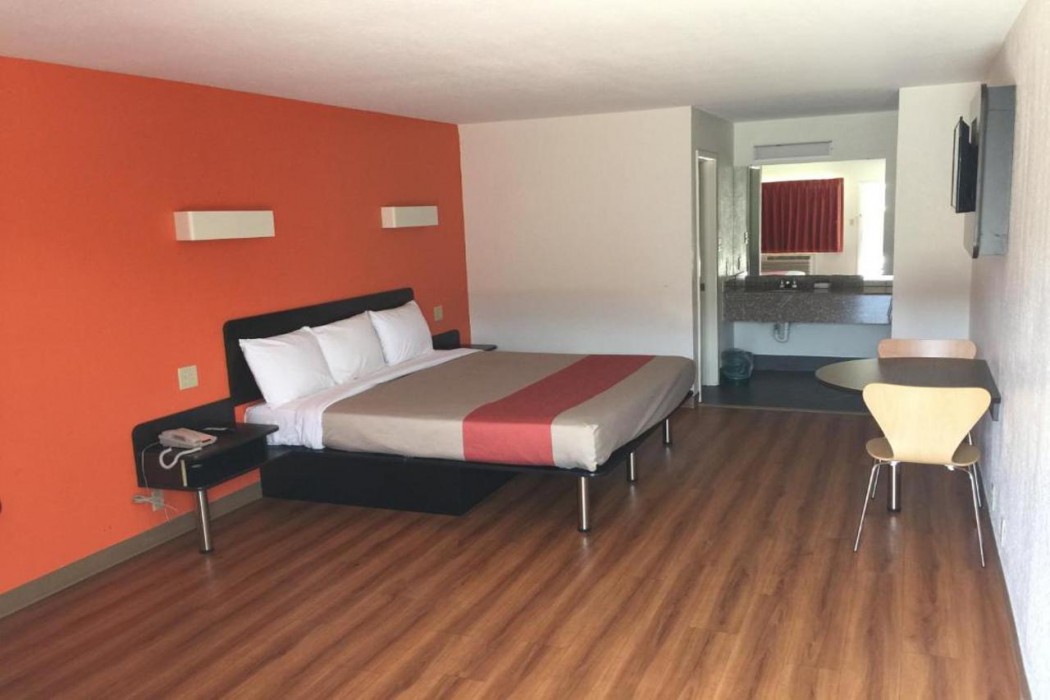Motel6 San Antonio, TX - South IH-10 East 16/51