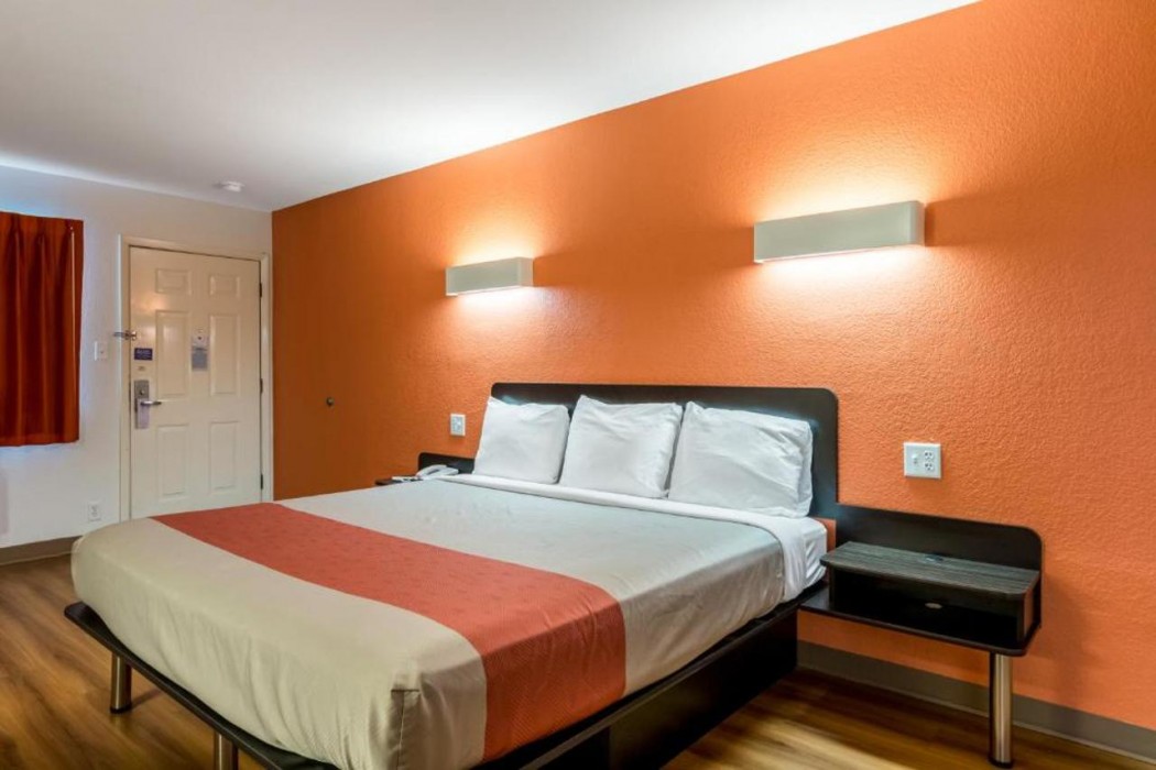 Motel6 San Antonio, TX - South IH-10 East 13/51