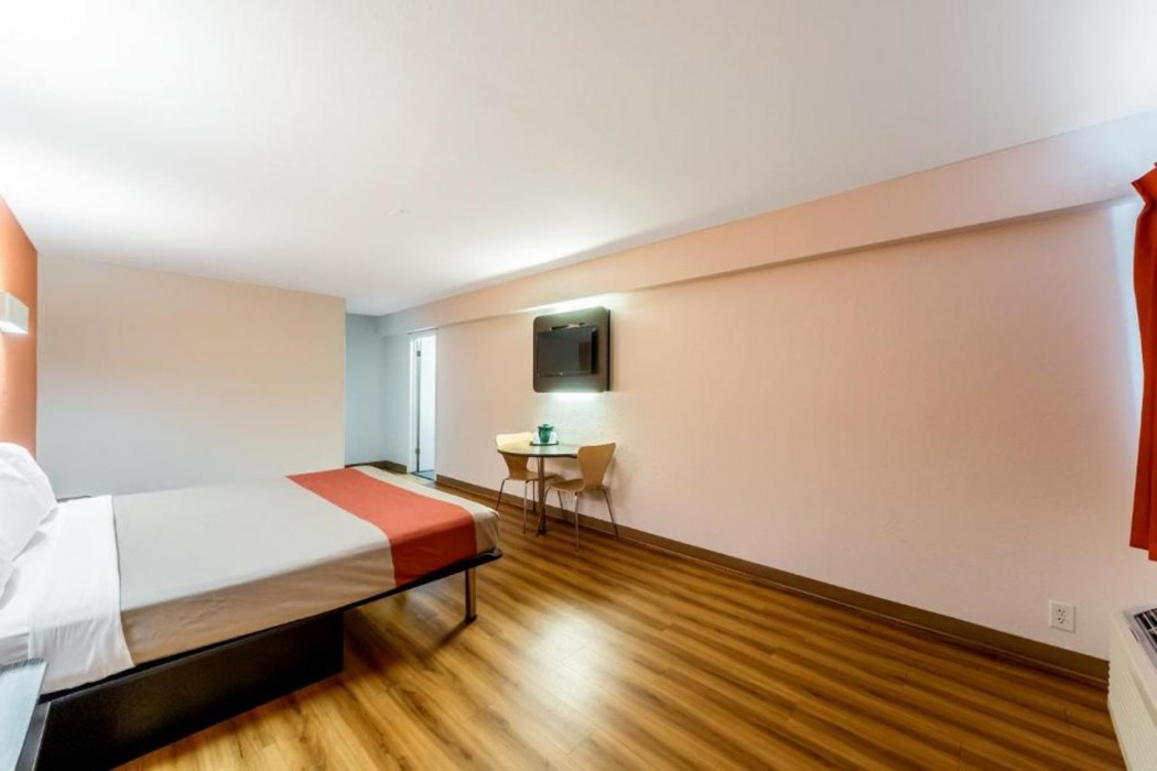 Motel6 San Antonio, TX - South IH-10 East 11/51