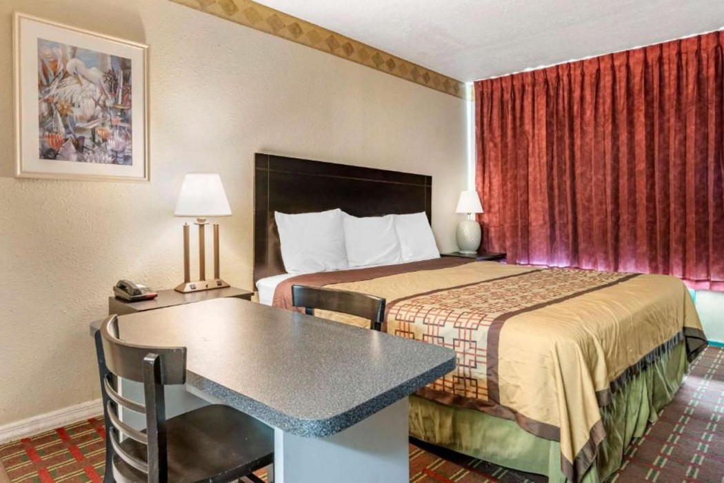 Rodeway Inn New Port Richey 13/33