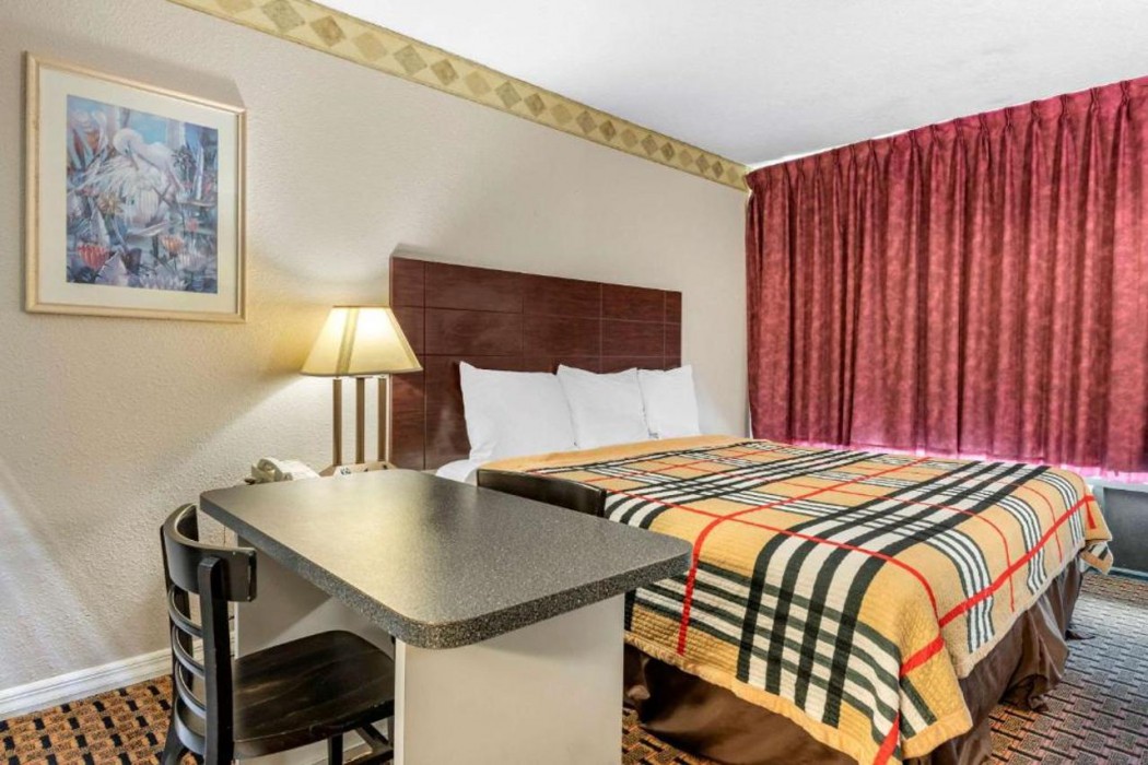 Rodeway Inn New Port Richey 9/33