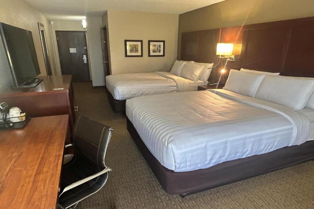 Best Western Rochelle Inn & Suites near DeKalb 8/33