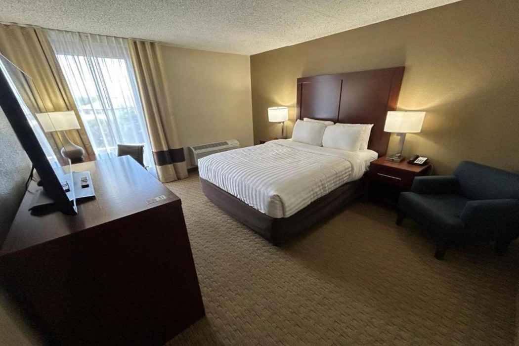Best Western Rochelle Inn & Suites near DeKalb 6/33