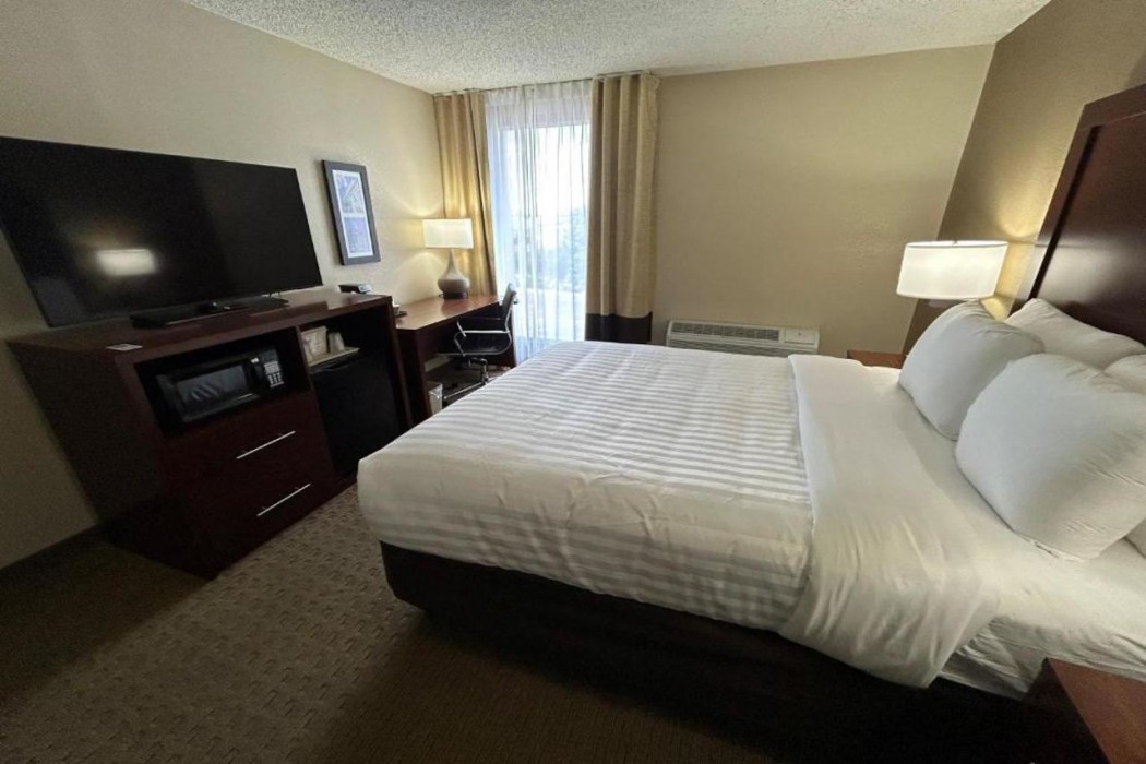 Best Western Rochelle Inn & Suites near DeKalb 13/33