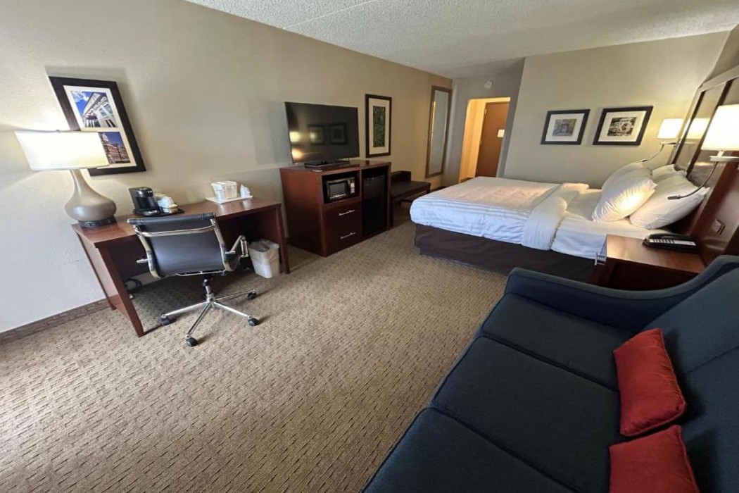Best Western Rochelle Inn & Suites near DeKalb 10/33