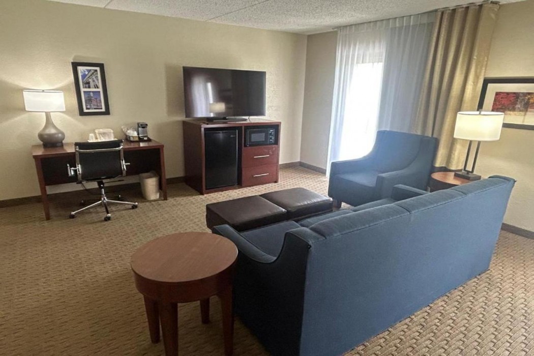 Best Western Rochelle Inn & Suites near DeKalb 16/33