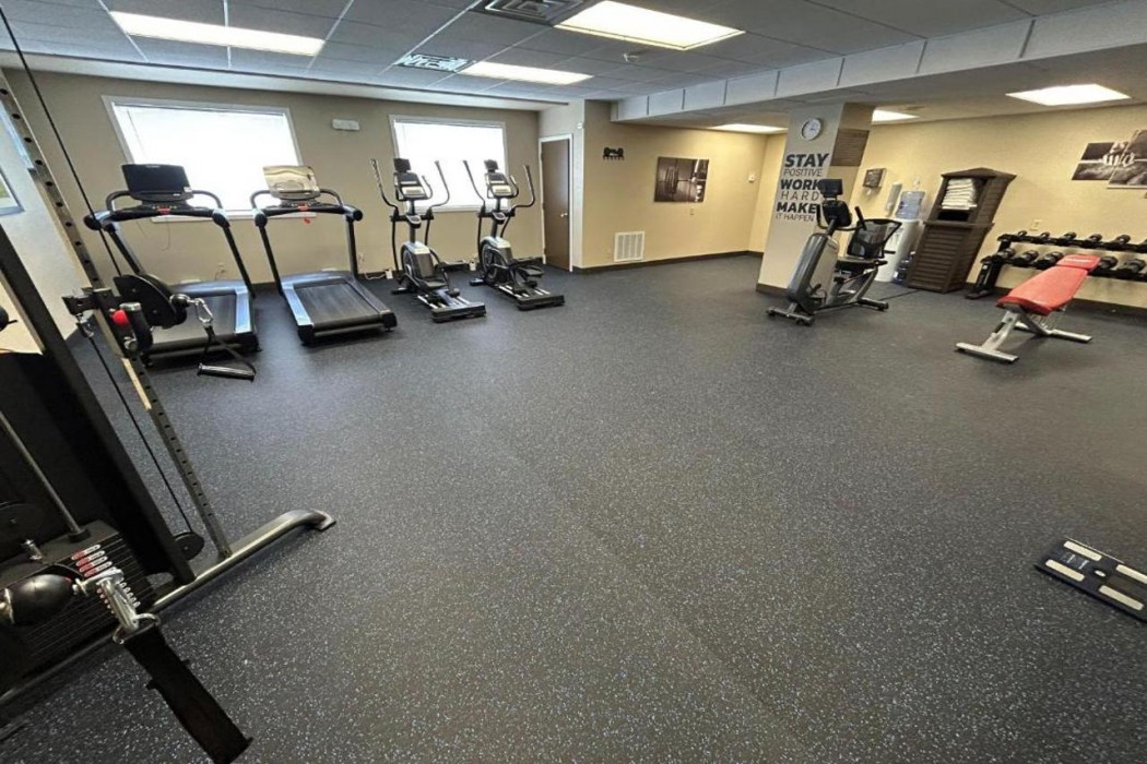 Best Western Rochelle Inn & Suites near DeKalb 17/33
