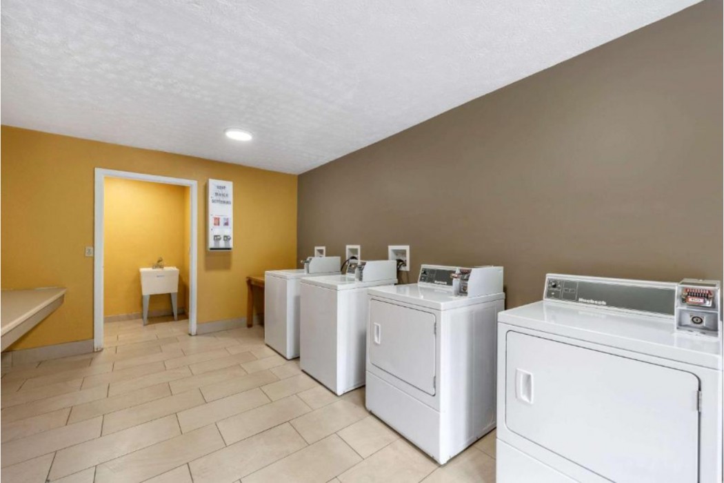 Econo Lodge Erlanger - Cincinnati Airport 15/18